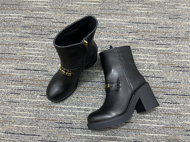 G*u*i boot women 10