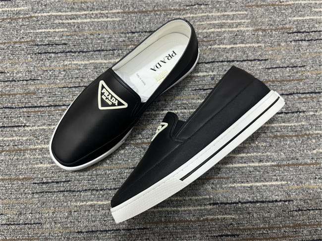 Pra*a leather sneaker 9