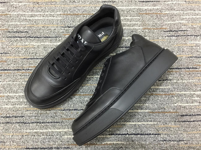 Pra*a leather sneaker 15