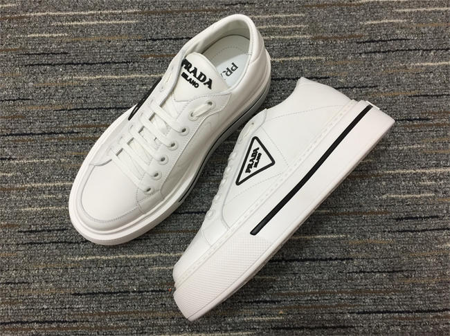 Pra*a leather sneaker 19