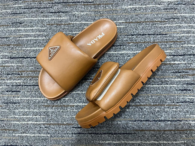 Pra*a slipper 4