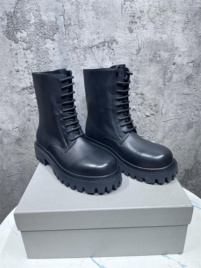 Ba*len*cia*ga boot