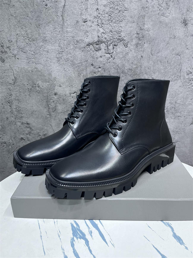 Ba*len*cia*ga boot