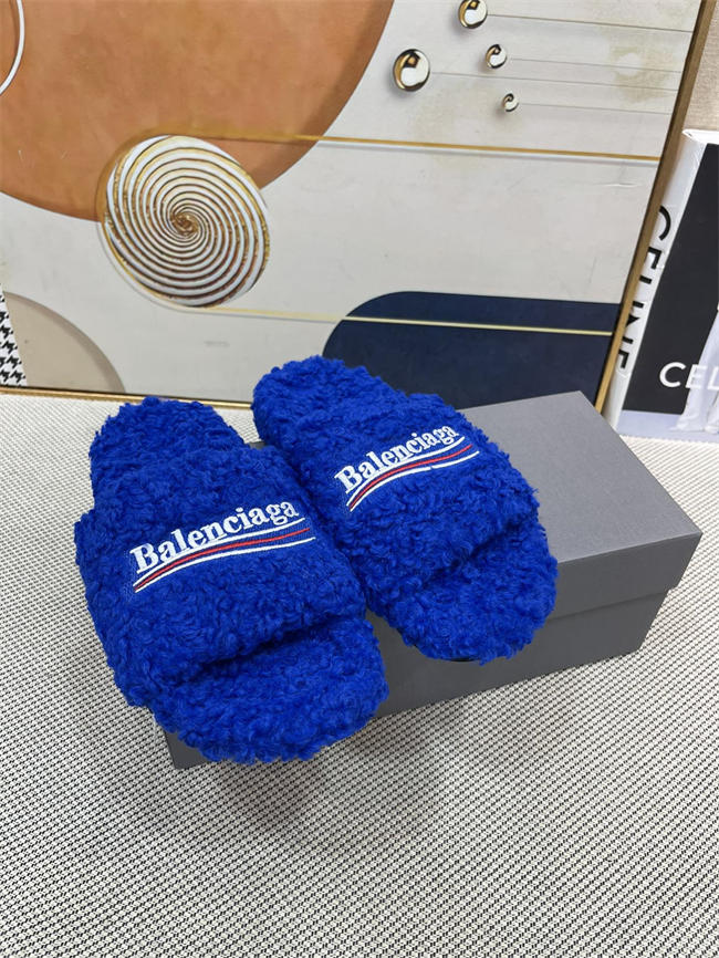 Ba*len*cia*ga furry slide sandal